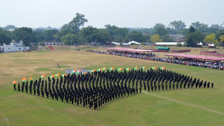 https://hindi.awazthevoice.in/upload/news/162351154834_IMA's_Piping_Ceremony,_Passout_parade,_425_Gentlemen_Cadets_2.jpg