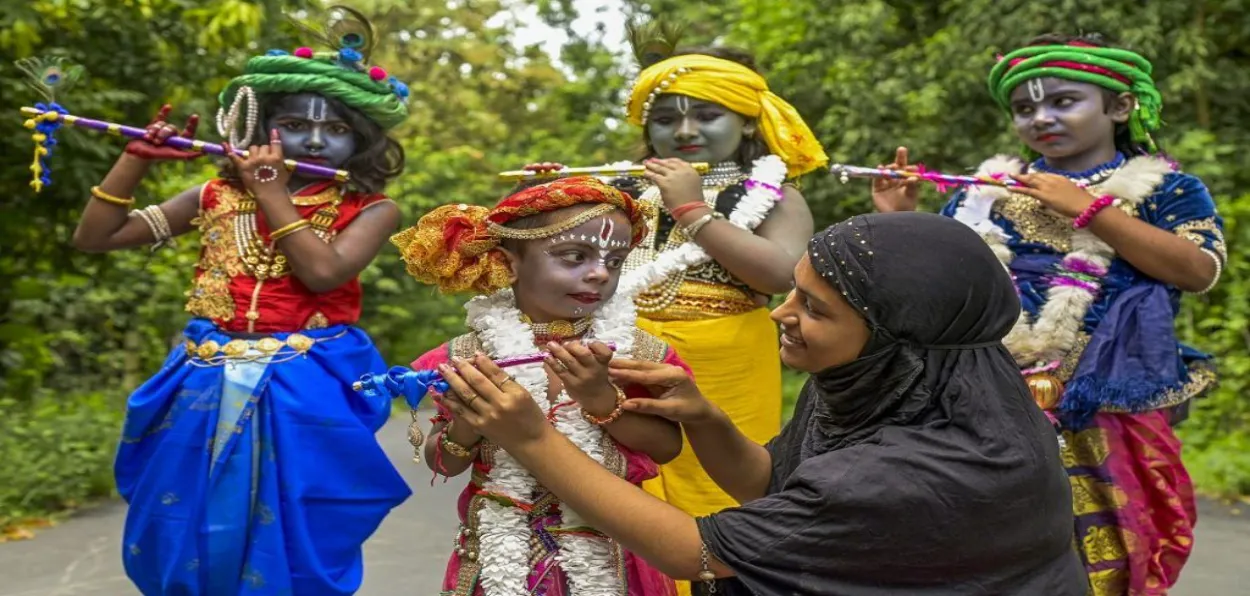 Krishna Janmashtami Special: Muslim poet devotee crazy about Shri Krishna