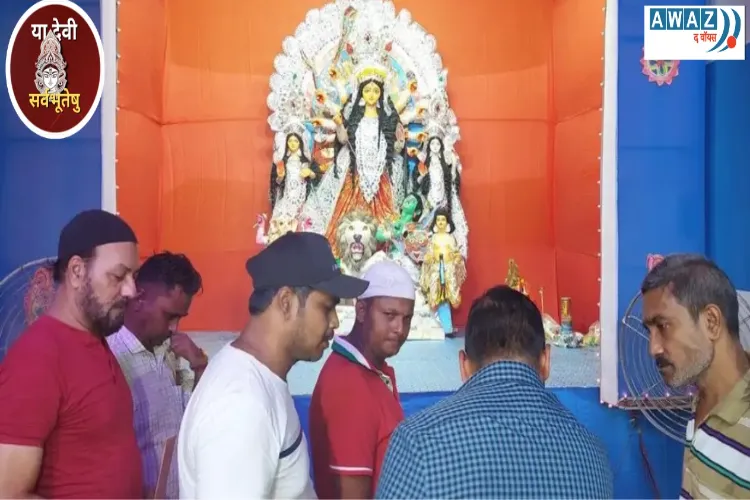 People of Muslim community also participate well in Durga Puja of Bengal