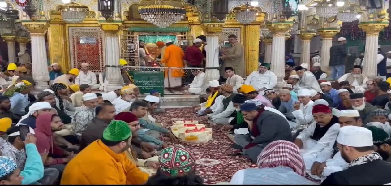 Hazrat Nizamuddin Auliya's Urs concludes with Qawwali and prayers