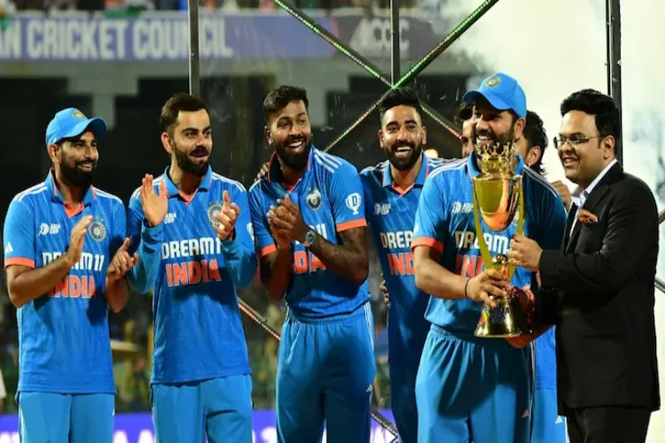 Indian cricket team gets 'Team of the Year Cap' before ICC Men's T20 World Cup 2024, Mo Siraj gets Team of the Year