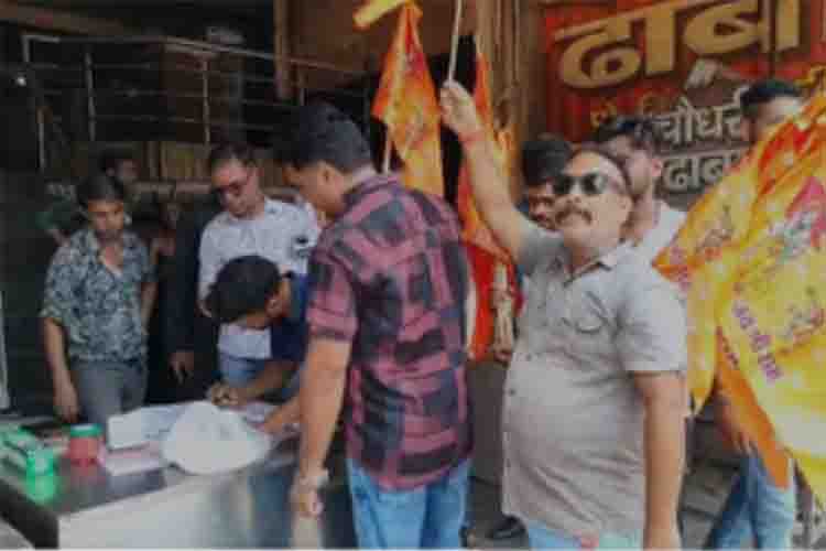 Hindu organizations put nameplates on shops in Aligarh