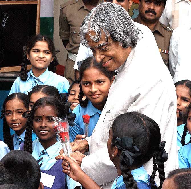 https://www.hindi.awazthevoice.in/upload/news/172511258730_APJ_Abdul_Kalam_A_unique_journey_as_a_teacher,_a_source_of_inspiration_for_students_4.jpg