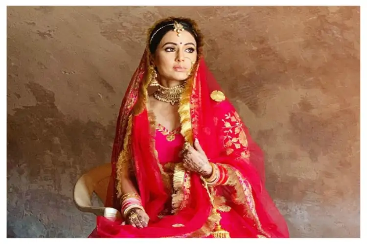 Hina Khan turns bride for fashion show, video goes viral on Instagram