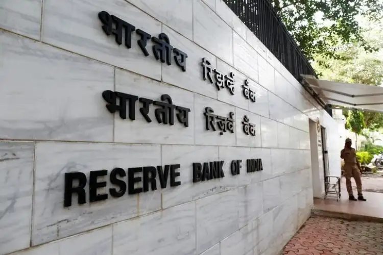 Foreign investment in India increased by 23.6 percent during April-July: RBI