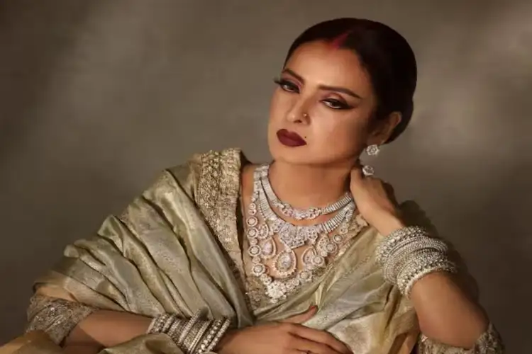 Designer Manish Malhotra calls Rekha the 'original style maker'