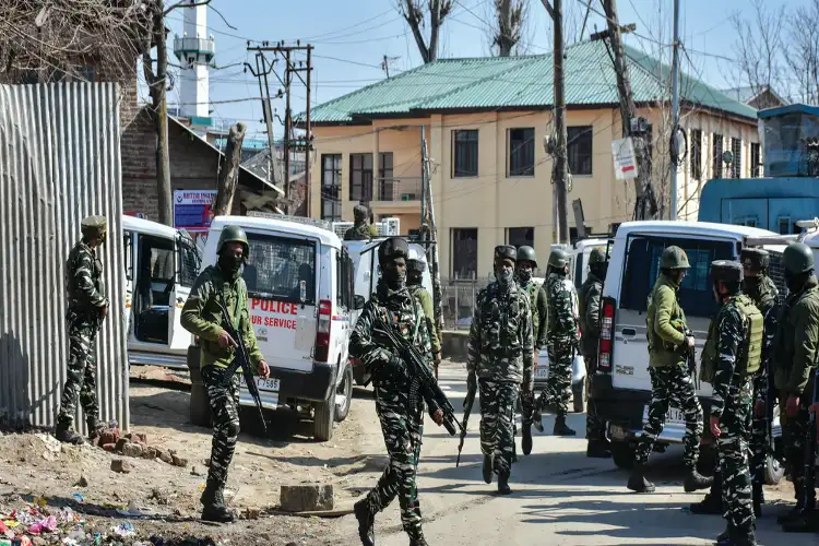 J&K Police refutes rumours of non-local workers being asked to leave Valley