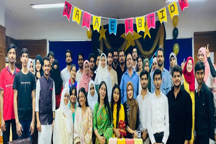 New students received a grand welcome in Satyawati College's Urdu department