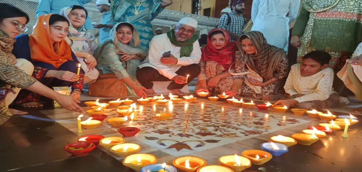 Message of unity and brotherhood at Nizamuddin Dargah on Dhanteras