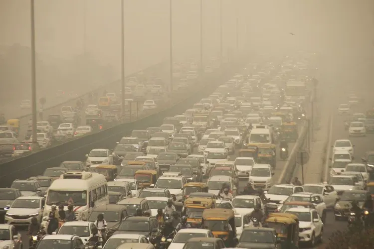 Delhi's air is in very bad category