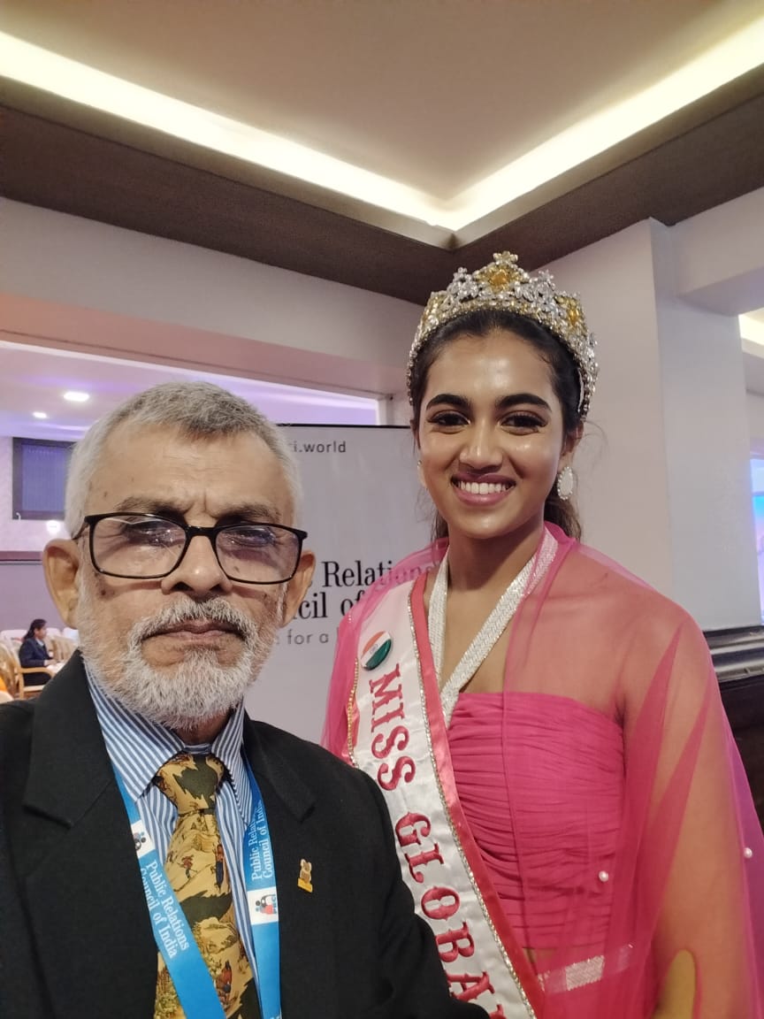 https://www.hindi.awazthevoice.in/upload/news/173306792420_With_Ms_Sweezal_Maria_Furtdo,_Miss_Global_India_2024.jpg