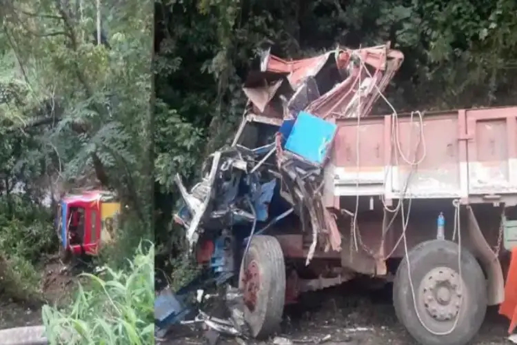 Sabarimala pilgrim bus collides with lorry: One dead, 16 injured in Kerala's Aryankavu