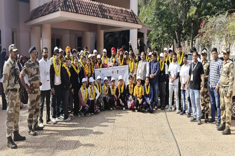 Yuva Sangam Program: Himachal Pradesh delegation given traditional welcome at Maulana Azad National Urdu University