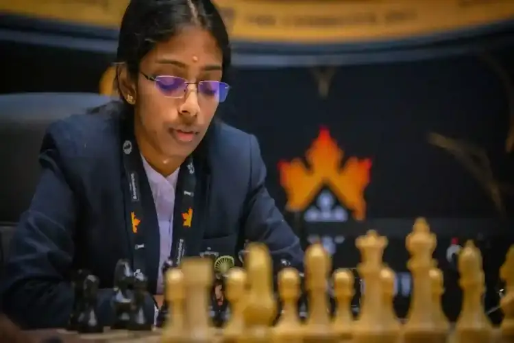 Vishy Anand congratulates Vaishali for bronze medal at World Blitz Championship