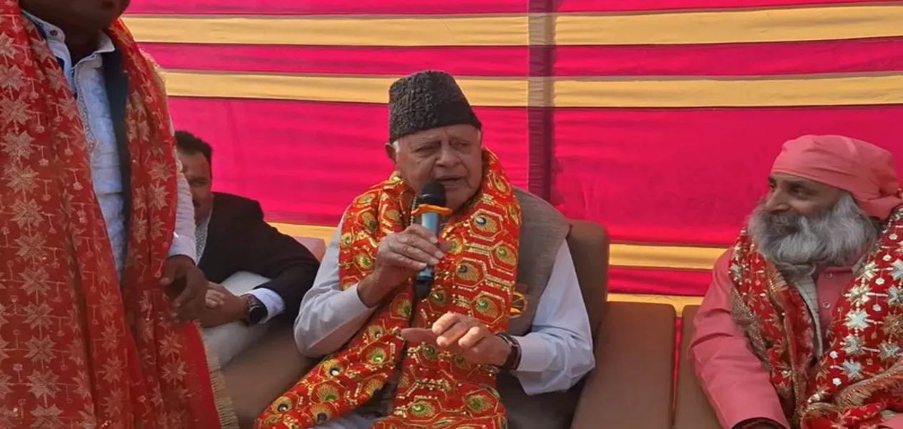 Farooq Abdullah shows his colours by dancing on the song 'Tune Mujhe Bulaya Sherawaliye', video goes viral