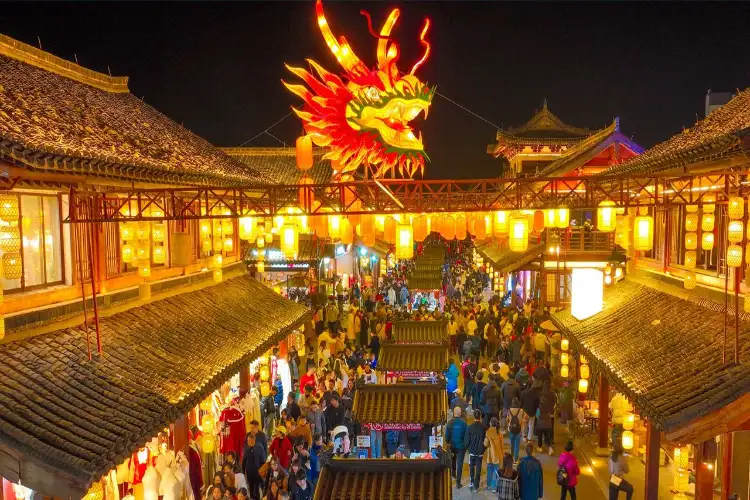 Hong Kong becomes an important tourist destination during Spring Festival