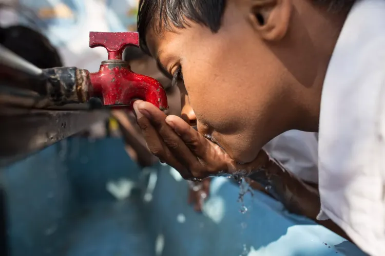 Every home tap water scheme: goals and challenges