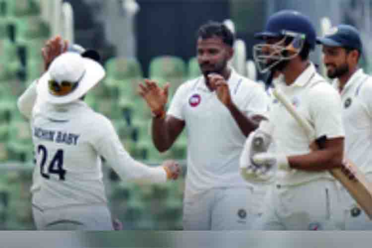 Nizar-Azharuddin take Kerala to semi-finals