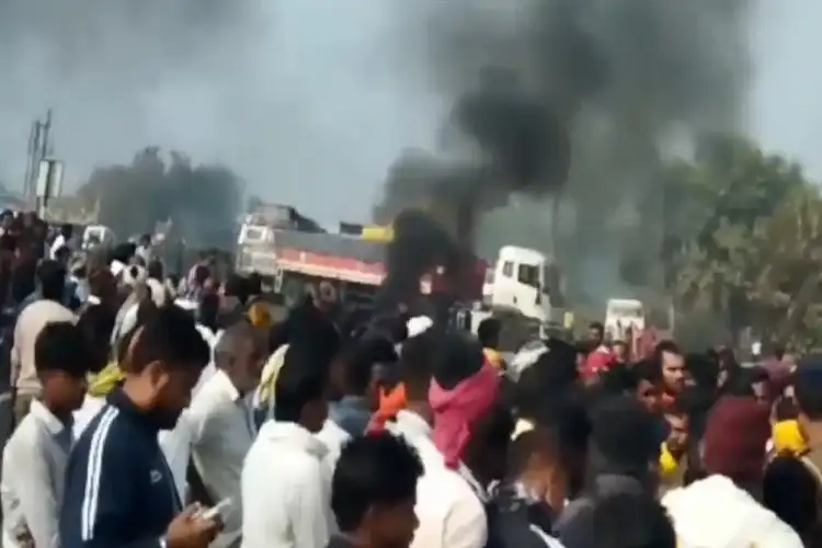 Student shot dead in Bihar's Sasaram, angry people blocked highway and set fire