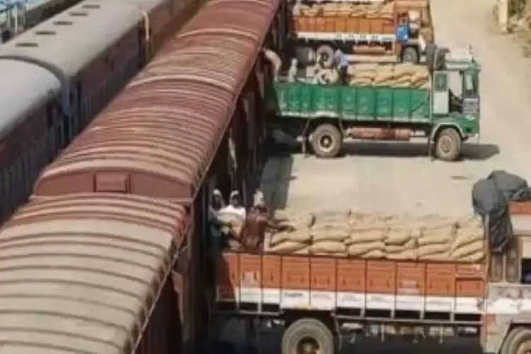 Railways freight movement shoots up to 1.47 million tonnes in April-Feb