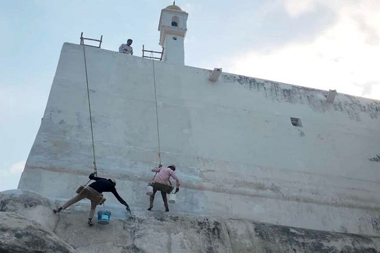 Sambhal mosque whitewashing work begins