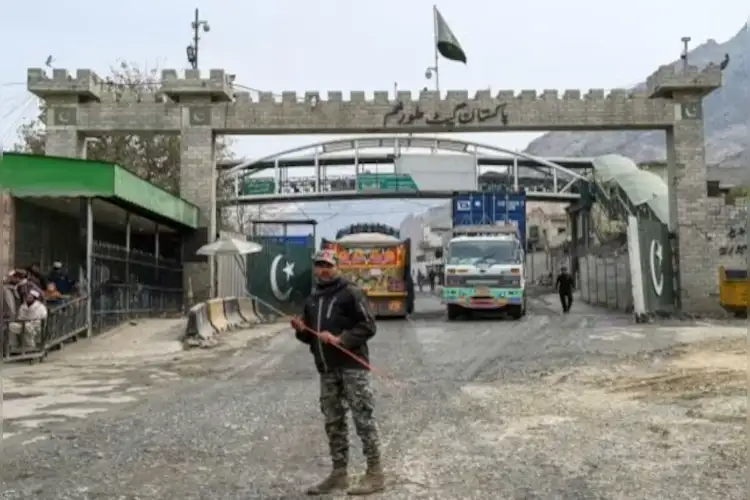 Pak-Afghan border dispute: Torkham border crossing to reopen, consensus reached between both sides