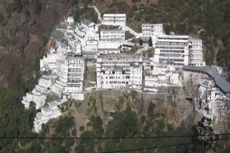 Major security breach at Vaishno Devi: Woman enters shrine with gun